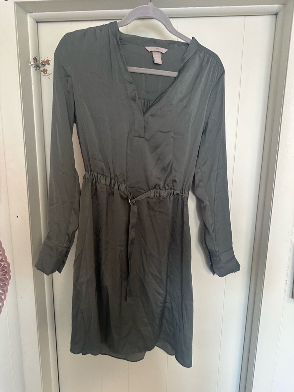 H&M Olive Long Sleeve V-Neck Drawstring Dress